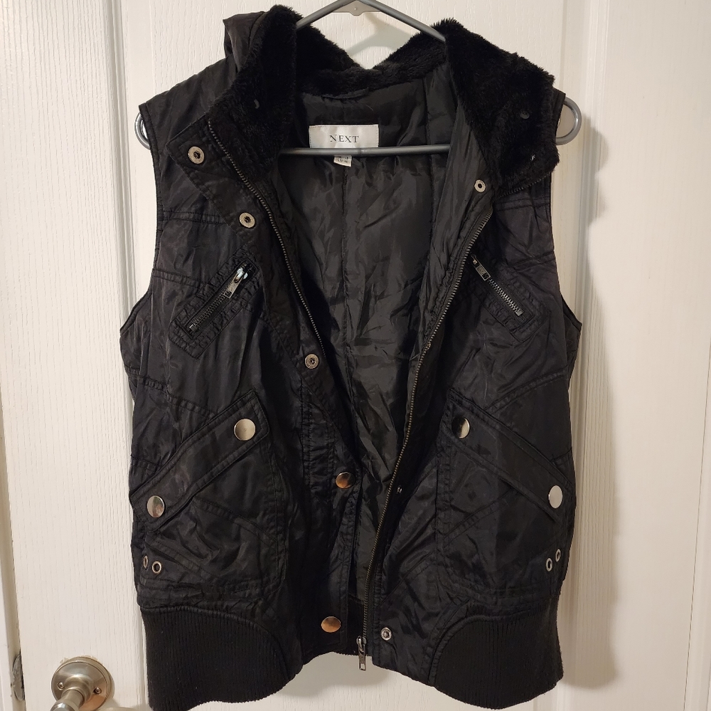 Next women's puffer vest